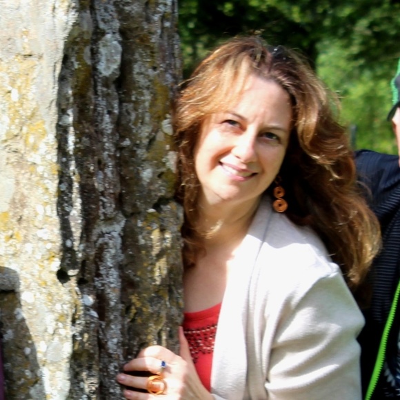 Meet your Posher, Michele - Picture 1 of 2
